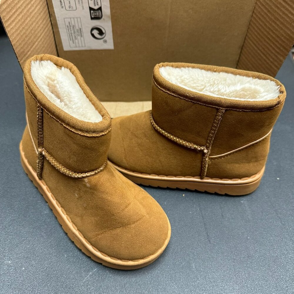 **NWT** Girls Tan Suede Boots With Fur